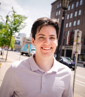 Portrait of Ben Swayze, Leasing Agent / Urban Realtor.